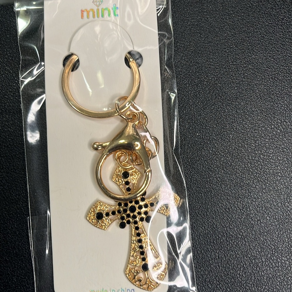 BAG CHARMS OR KEY CHAIN NWT ❗️GOLD TONE.(winner’s choice)✨✨1 per bid ❗️ - Picture 3 of 5
